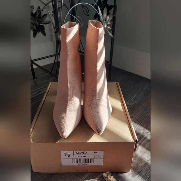 Journee High Heel Booties Rose Ankle Boots Pink Sock Boot - Picture 4 of 7